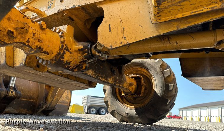 image for item ED1473 2001 John Deere 310G backhoe