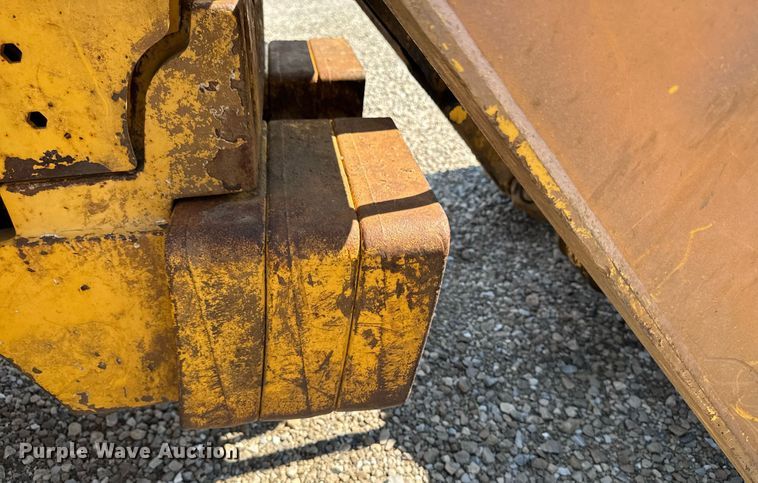 image for item ED1473 2001 John Deere 310G backhoe