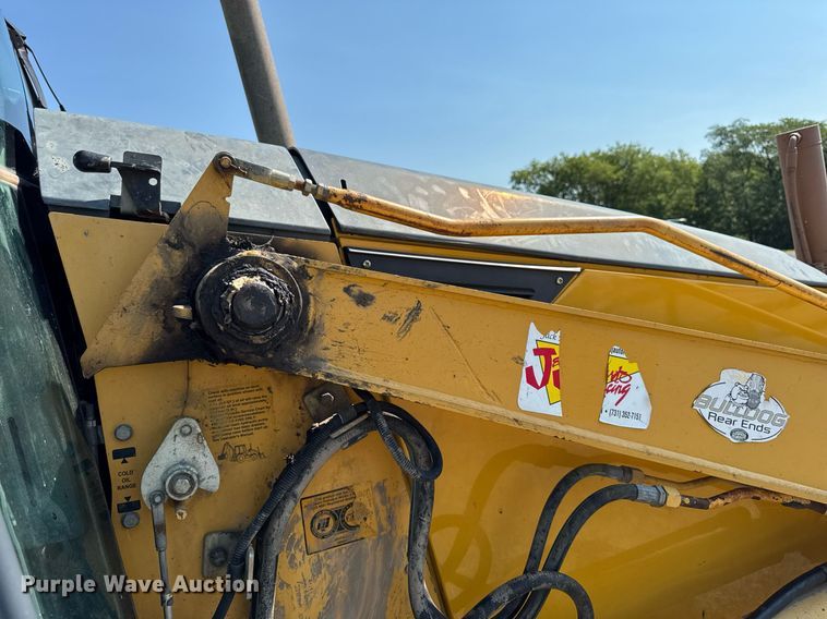 image for item ED1473 2001 John Deere 310G backhoe