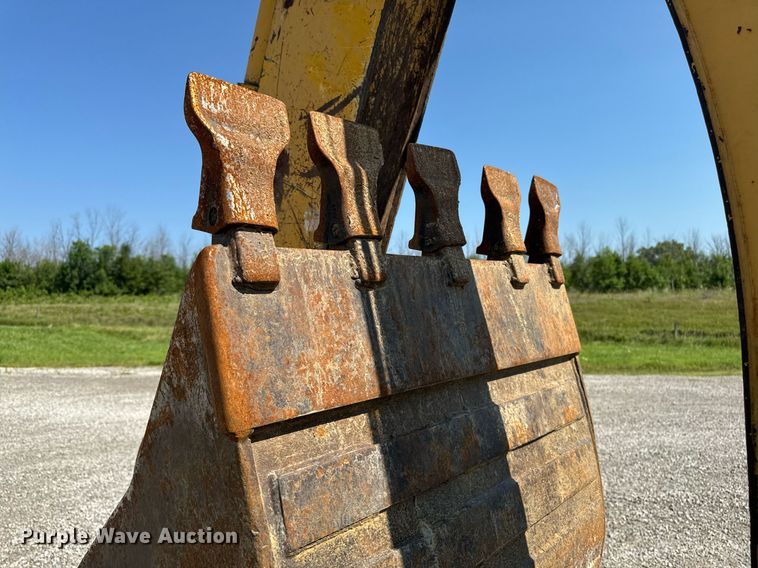 image for item ED1473 2001 John Deere 310G backhoe