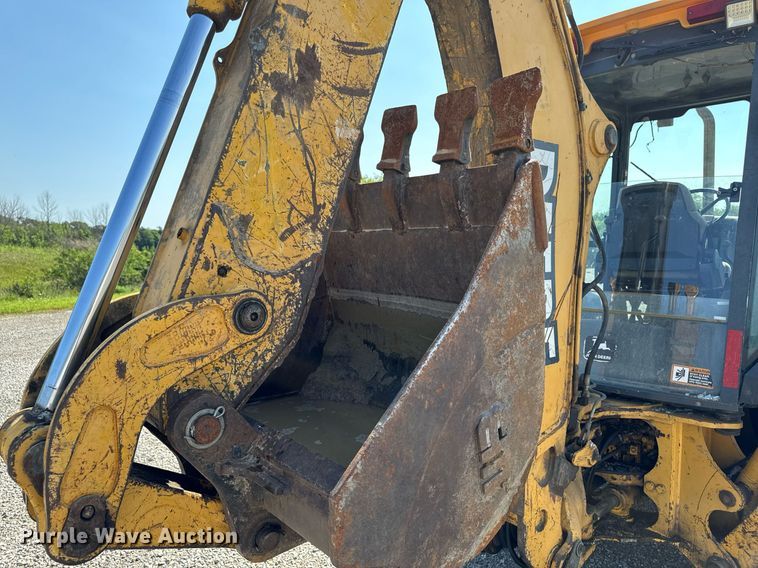 image for item ED1473 2001 John Deere 310G backhoe