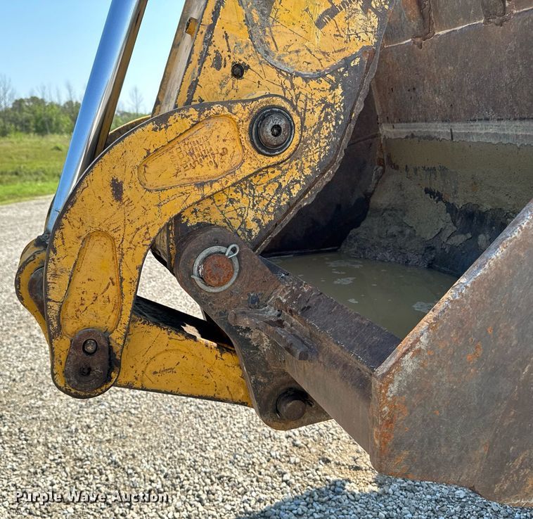 image for item ED1473 2001 John Deere 310G backhoe