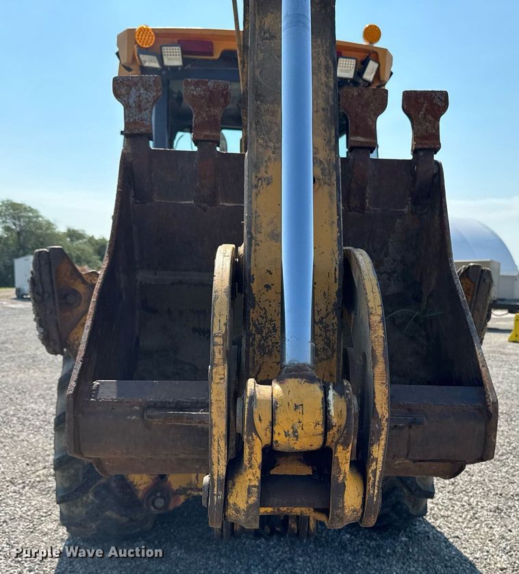 image for item ED1473 2001 John Deere 310G backhoe