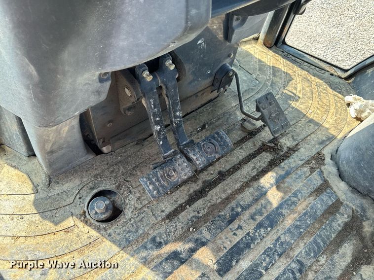 image for item ED1473 2001 John Deere 310G backhoe