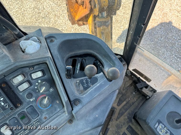 image for item ED1473 2001 John Deere 310G backhoe