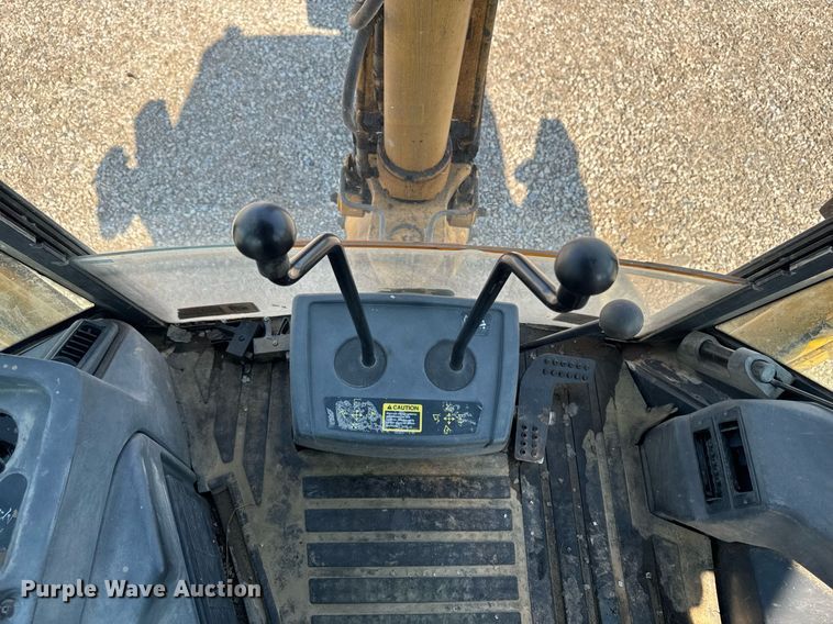 image for item ED1473 2001 John Deere 310G backhoe