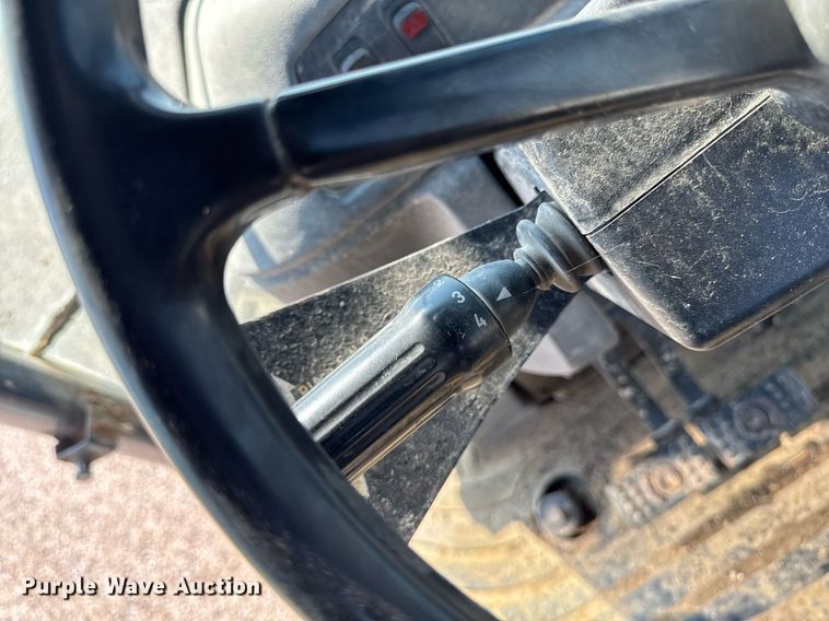 image for item ED1473 2001 John Deere 310G backhoe