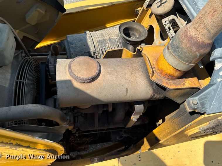 image for item ED1473 2001 John Deere 310G backhoe