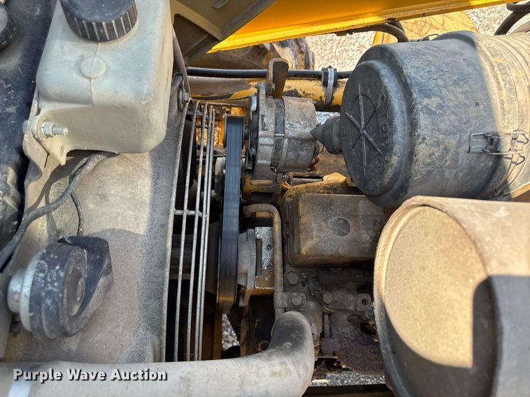 image for item ED1473 2001 John Deere 310G backhoe