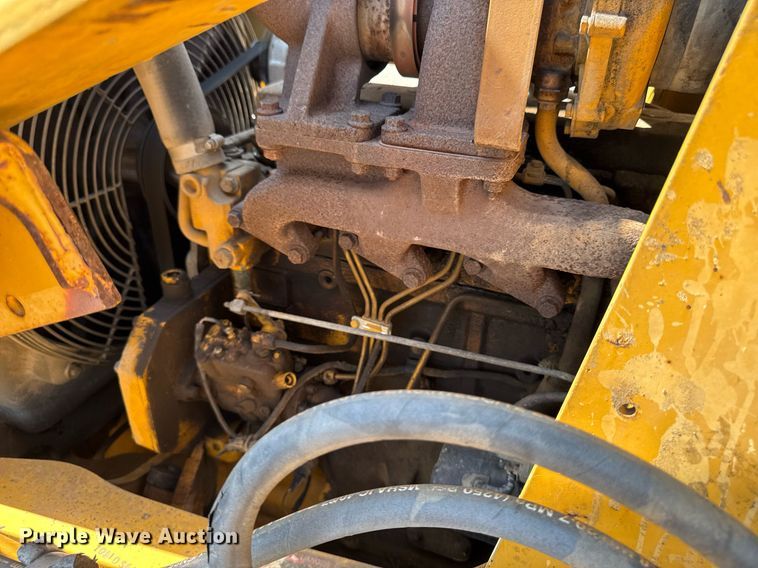 image for item ED1473 2001 John Deere 310G backhoe