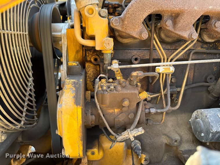 image for item ED1473 2001 John Deere 310G backhoe