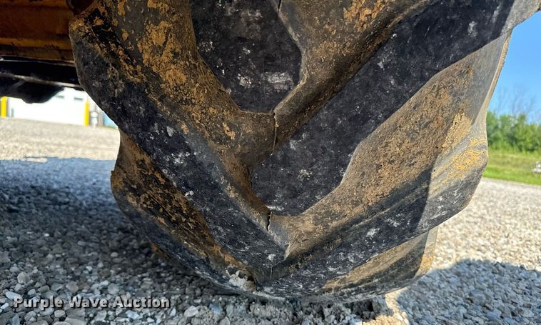 image for item ED1473 2001 John Deere 310G backhoe