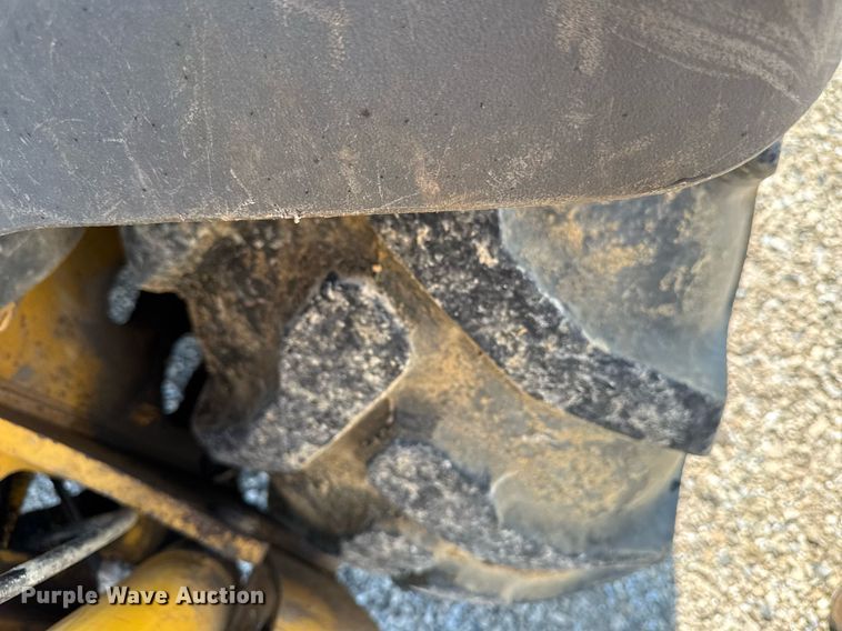 image for item ED1473 2001 John Deere 310G backhoe