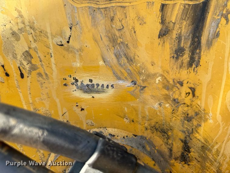 image for item ED1473 2001 John Deere 310G backhoe