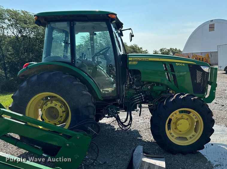 image for item ED1474 2014 John Deere 5100E MFWD tractor