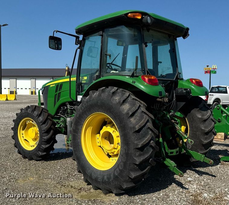 image for item ED1474 2014 John Deere 5100E MFWD tractor