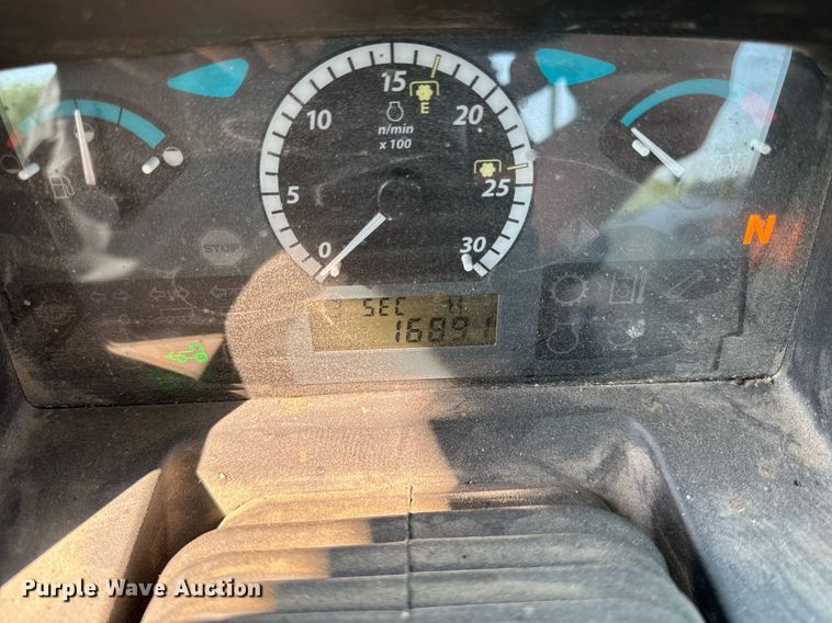 image for item ED1474 2014 John Deere 5100E MFWD tractor