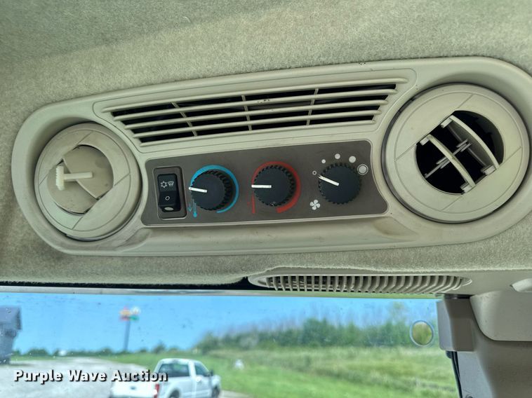 image for item ED1474 2014 John Deere 5100E MFWD tractor