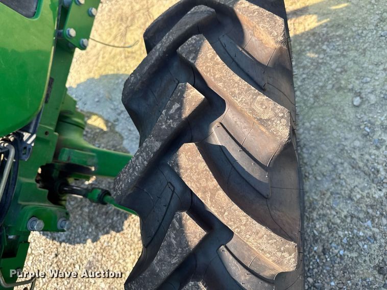 image for item ED1474 2014 John Deere 5100E MFWD tractor