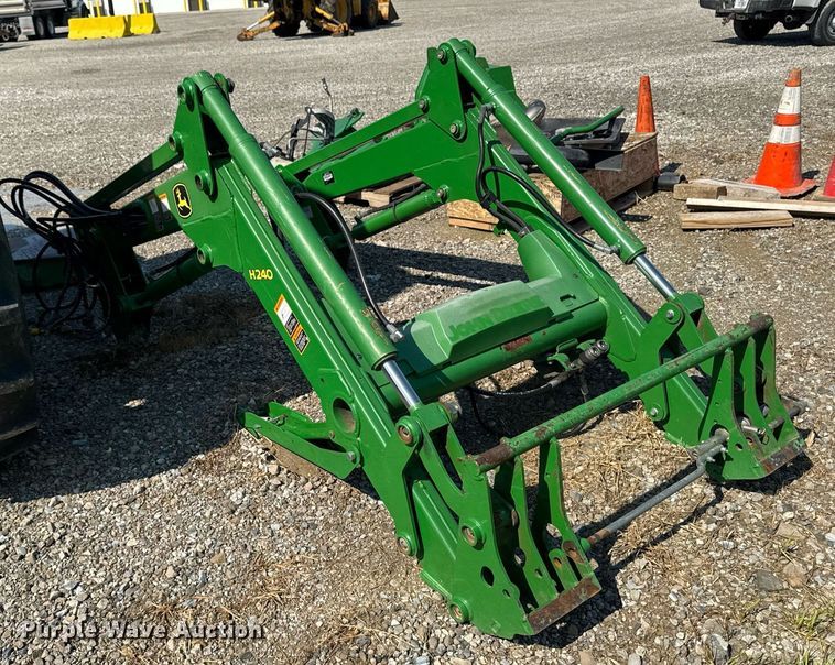 image for item ED1474 2014 John Deere 5100E MFWD tractor