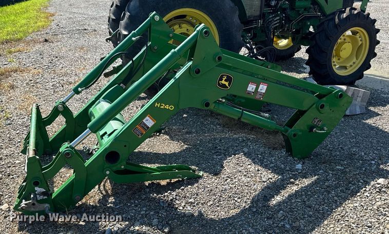 image for item ED1474 2014 John Deere 5100E MFWD tractor