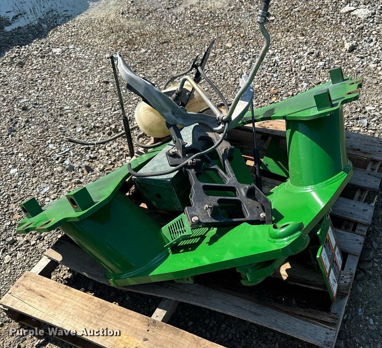 image for item ED1474 2014 John Deere 5100E MFWD tractor