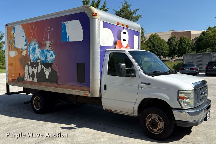 image for item ED4401 2010 Rockport Ford E350 box truck