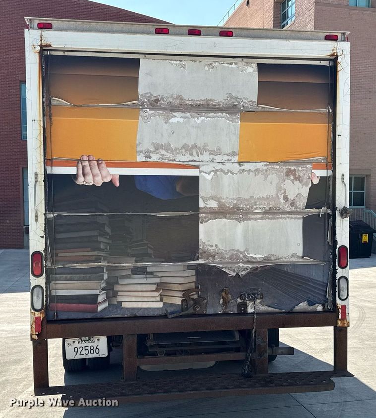 image for item ED4401 2010 Rockport Ford E350 box truck