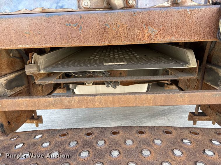 image for item ED4401 2010 Rockport Ford E350 box truck