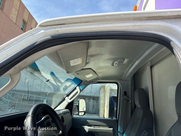 image for item ED4401 2010 Rockport Ford E350 box truck