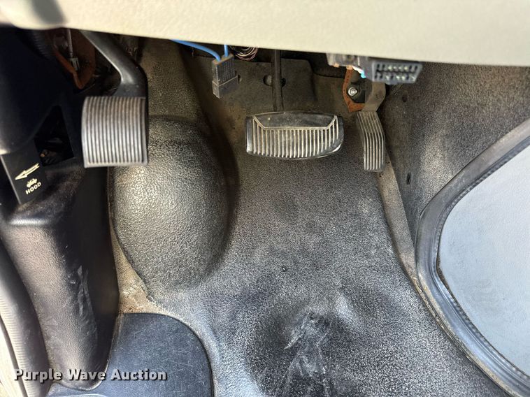 image for item ED4401 2010 Rockport Ford E350 box truck