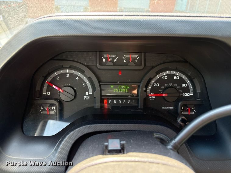 image for item ED4401 2010 Rockport Ford E350 box truck