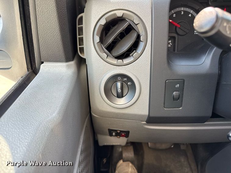 image for item ED4401 2010 Rockport Ford E350 box truck