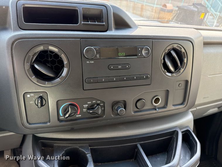 image for item ED4401 2010 Rockport Ford E350 box truck