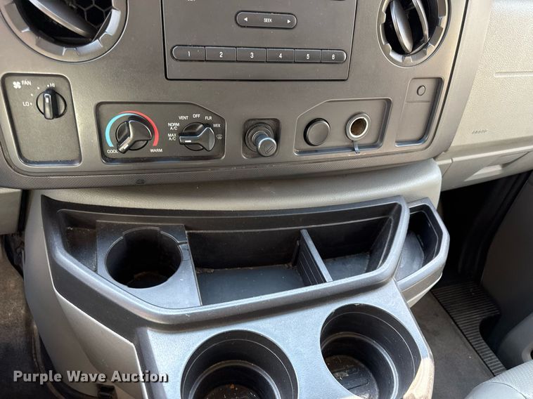 image for item ED4401 2010 Rockport Ford E350 box truck