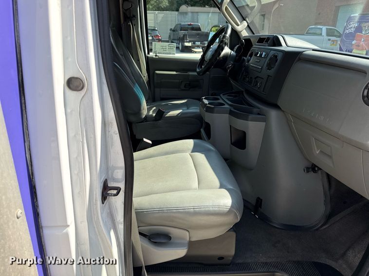 image for item ED4401 2010 Rockport Ford E350 box truck