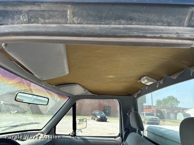 image for item ED4428 1994 Ford F150 pickup truck