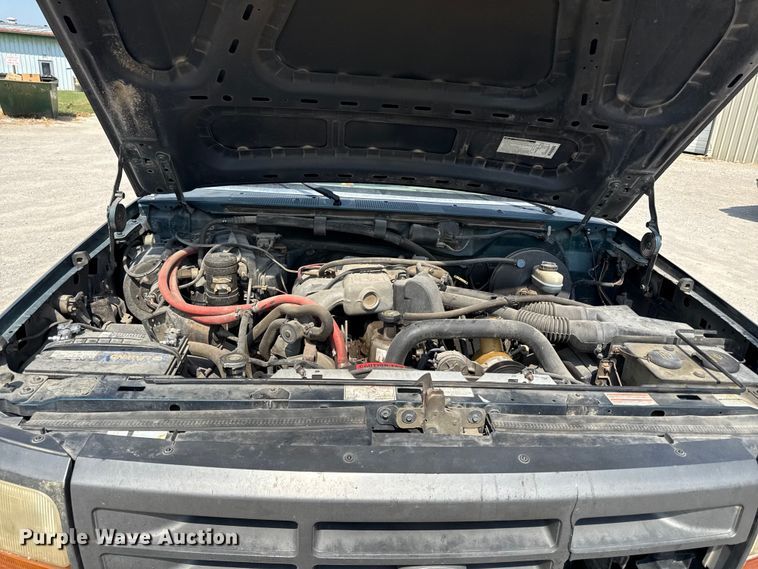 image for item ED4428 1994 Ford F150 pickup truck