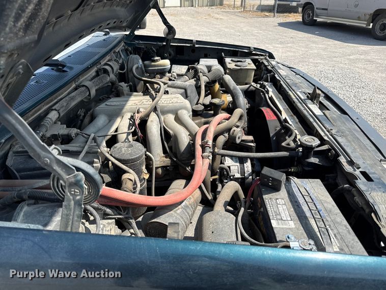 image for item ED4428 1994 Ford F150 pickup truck