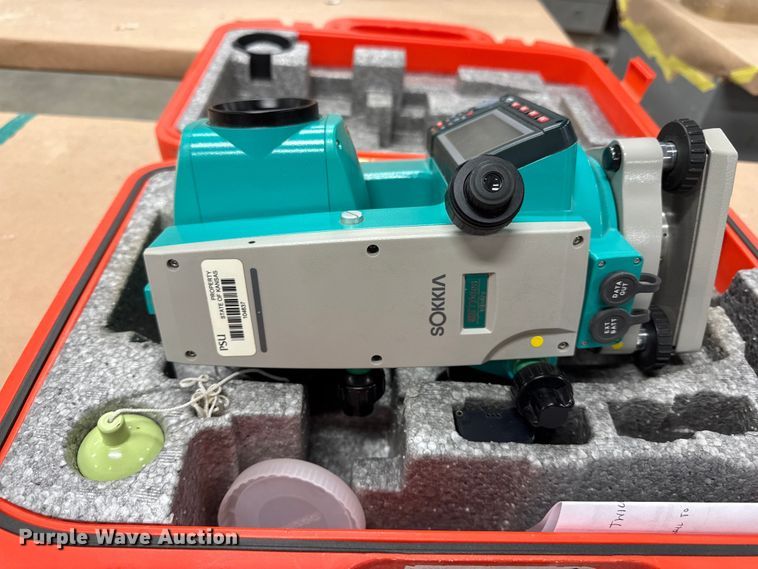 image for item ED4433 Sokkia  Set530R  surveying equipment