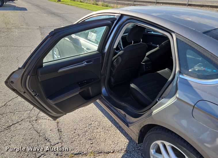 image for item EF1723 2014 Ford Fusion 