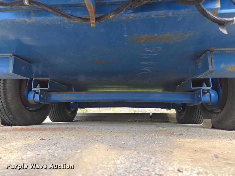 image for item EF1729 2005 Thompson pump trailer