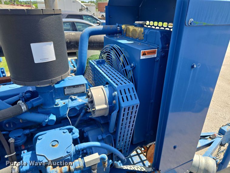 image for item EF1729 2005 Thompson pump trailer