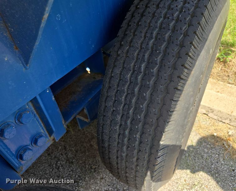 image for item EF1729 2005 Thompson pump trailer