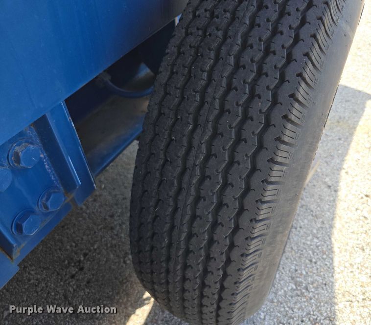 image for item EF1729 2005 Thompson pump trailer