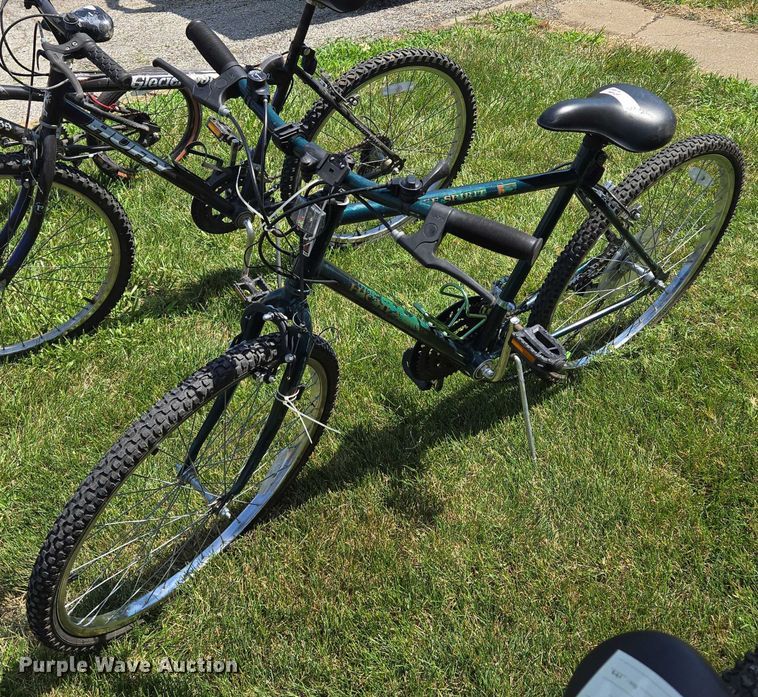image for item EF1747 7 bicycles