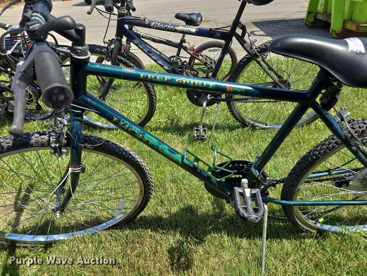 image for item EF1747 7 bicycles