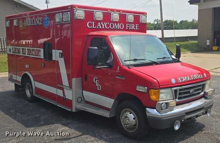 image for item EF1855 2006 Ford E450  ambulance