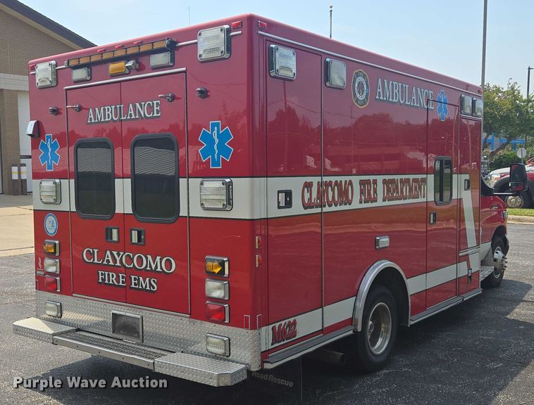 image for item EF1855 2006 Ford E450  ambulance