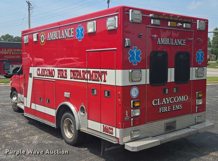 image for item EF1855 2006 Ford E450  ambulance